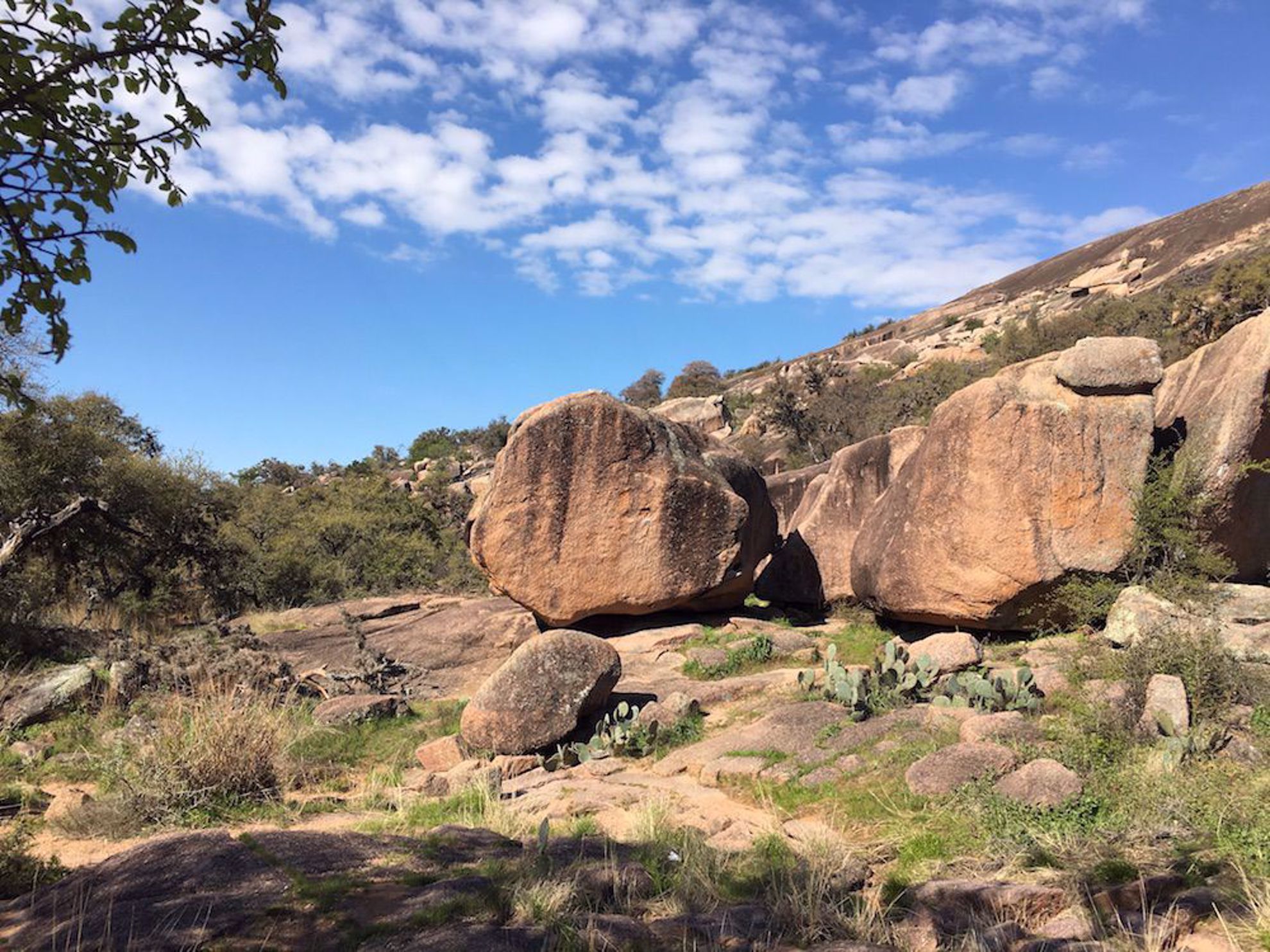 Enchanted Rock State Park approach