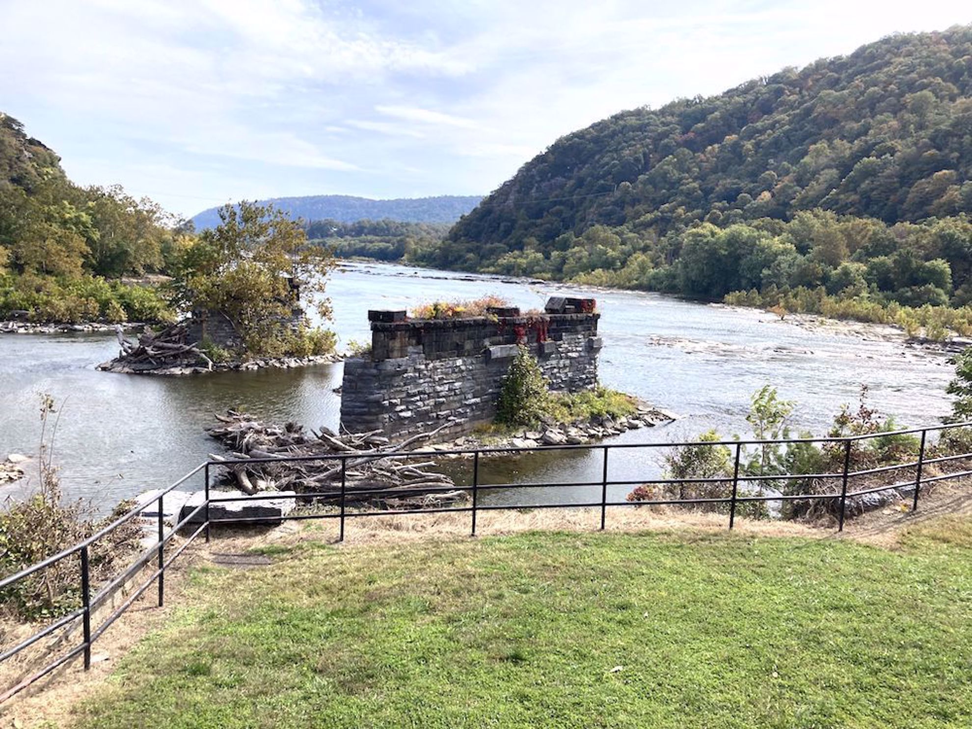 Harpers Ferry with river